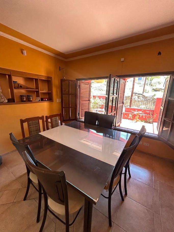 La Casona Roja - Casa Con Pileta Para 10 Personas En Carlos Paz *