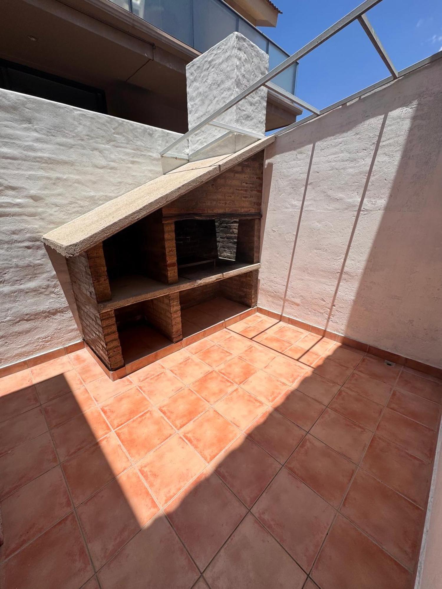 Duplex Con Patio Y Asador Buena Ubicacion Apartamento *
