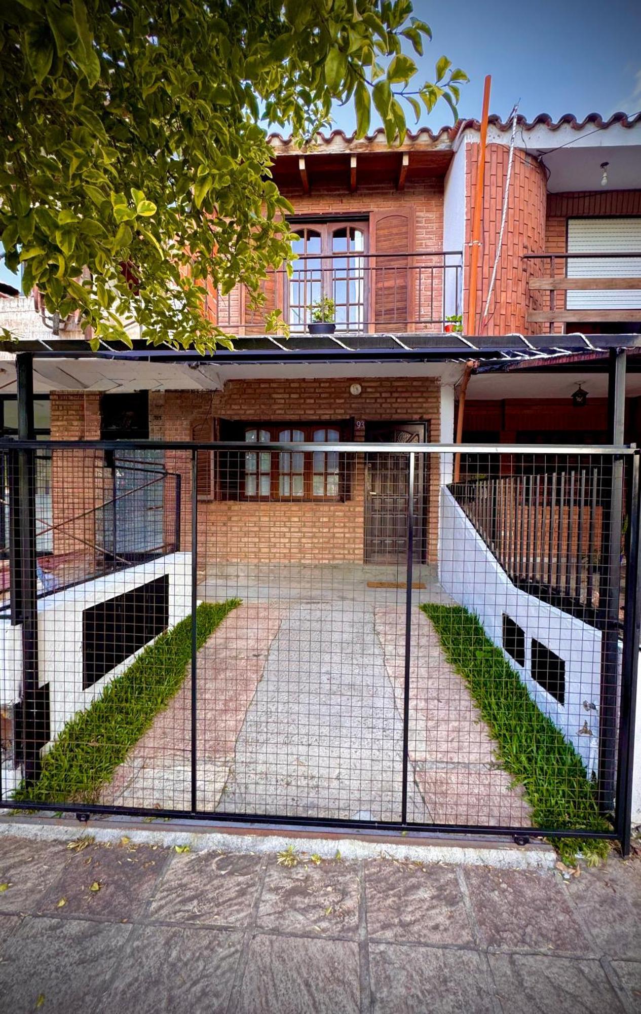 Apartamento Duplex Con Patio Y Asador Buena Ubicacion