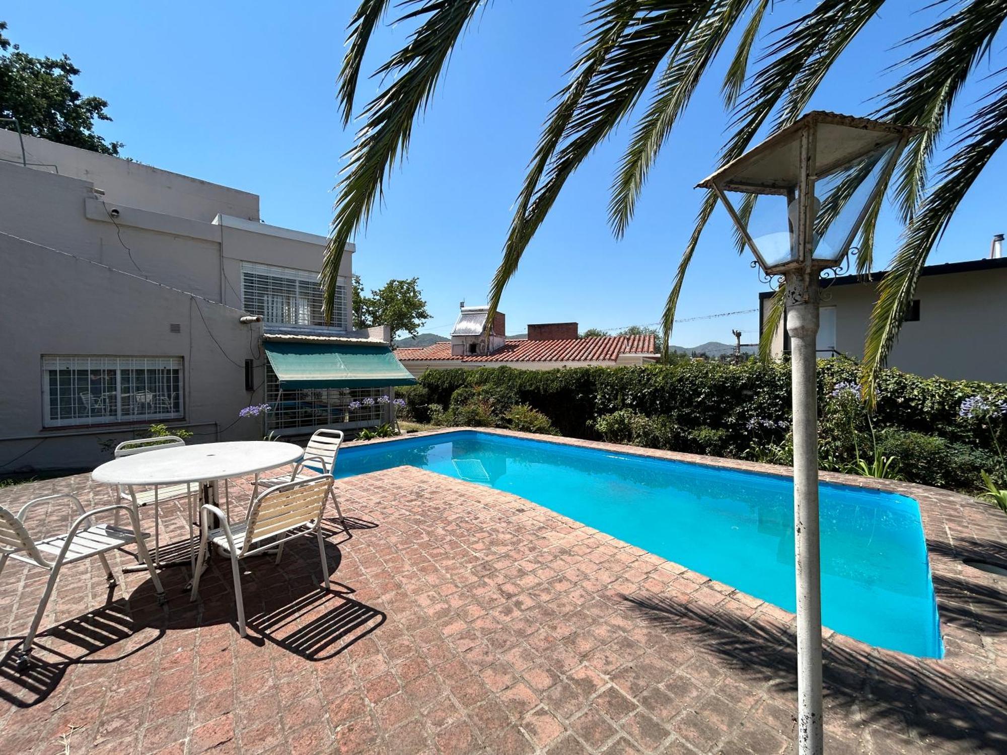 Casa Privada Centro Con Piscina A Cinco Cuadras Del Balneario Hoyas Carlos Paz Сasa de vacaciones Villa Carlos Paz