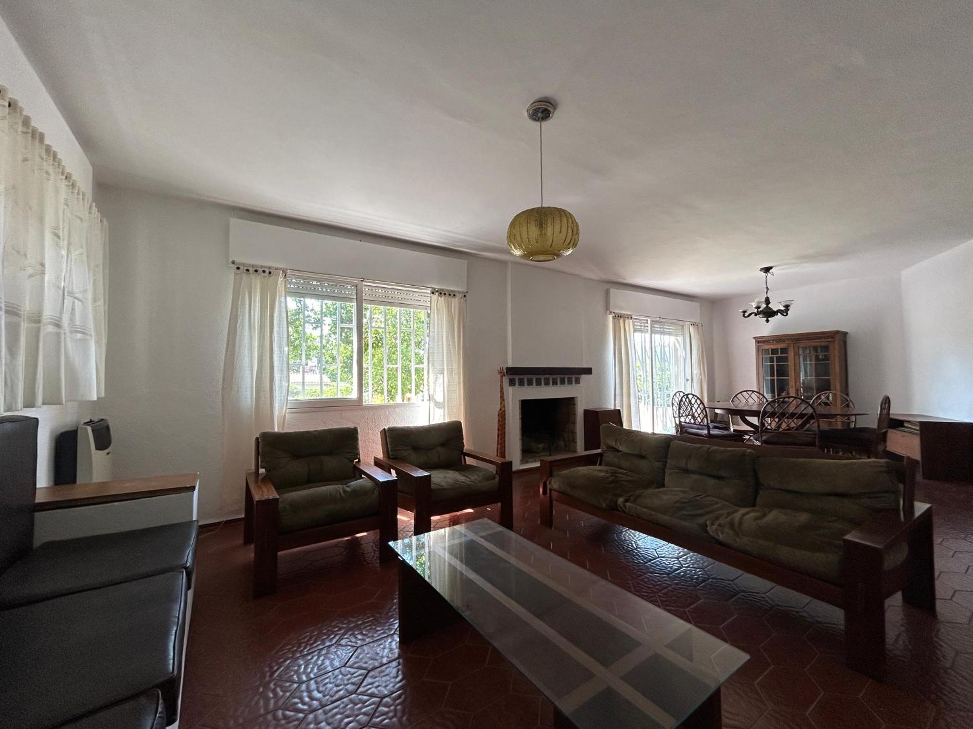 Casa Privada Centro Con Piscina A Cinco Cuadras Del Balneario Hoyas Carlos Paz Сasa de vacaciones *