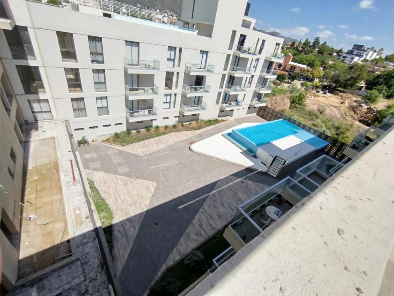 Departamento Edificio Towers Con Cochera