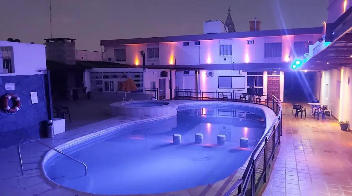 Nuevo Enzo Hotel 2*