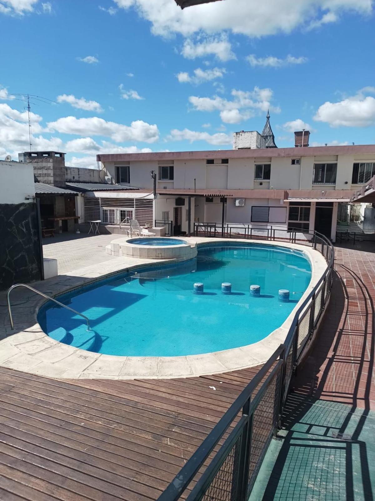Nuevo Enzo Hotel 2*