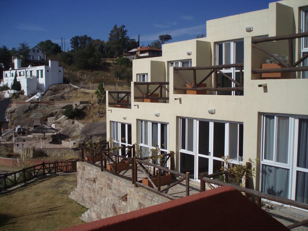 Eara Apart 3*
