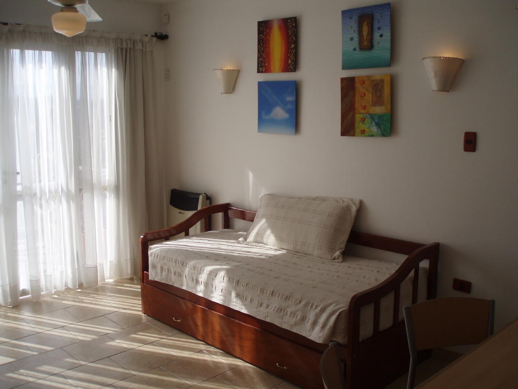 Eara Apart 3*