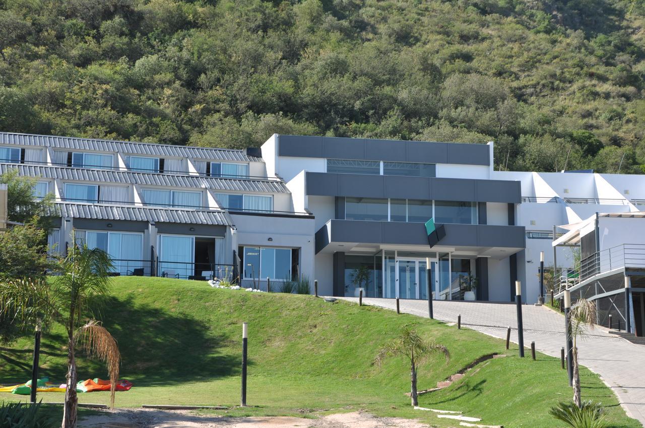 Hotel Pinares Panorama Suites, & Convention Center 4*