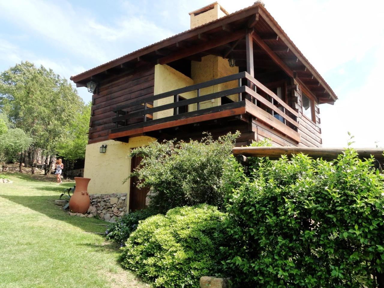 X Sierras Lodge
