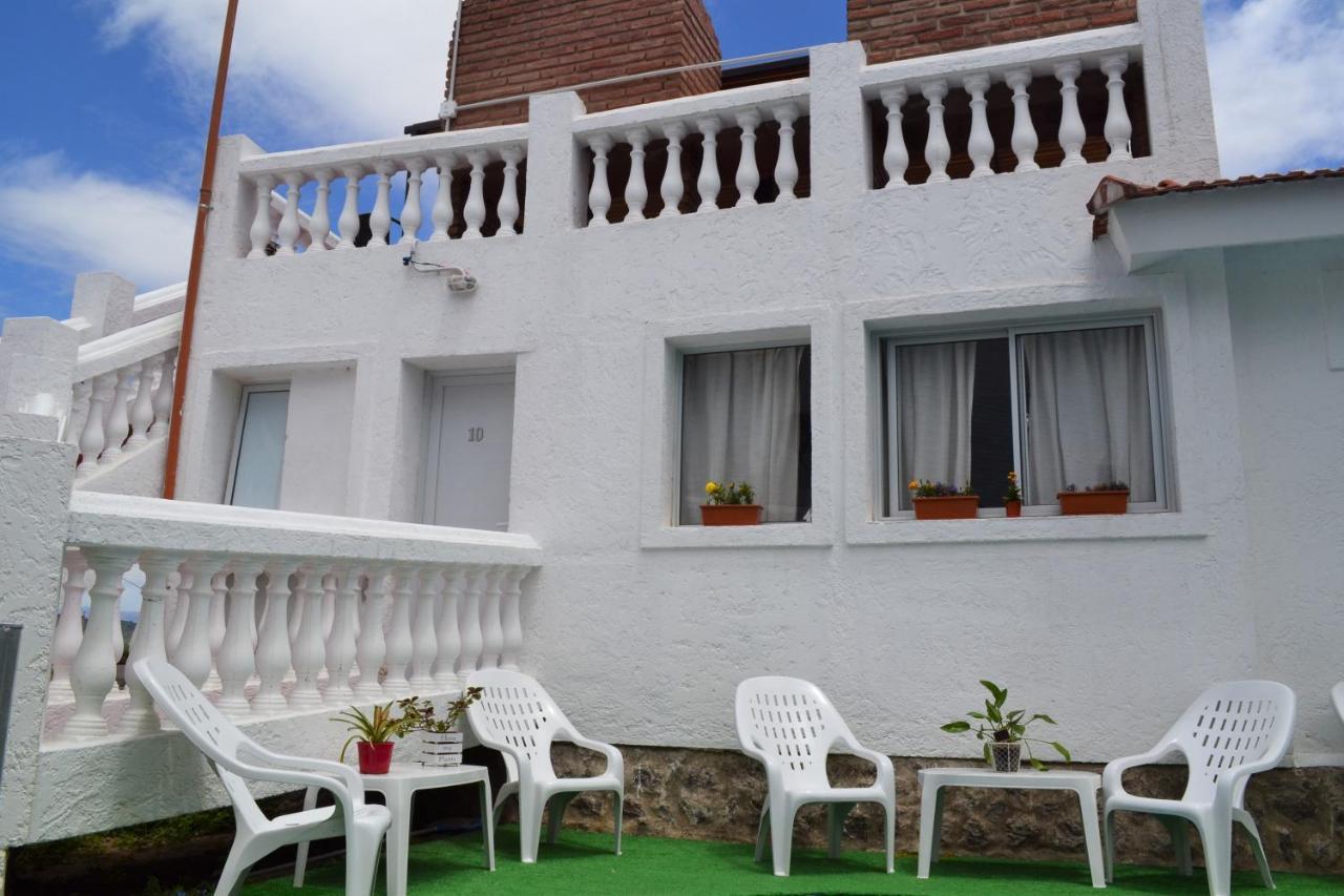 Atenea Apartahotel