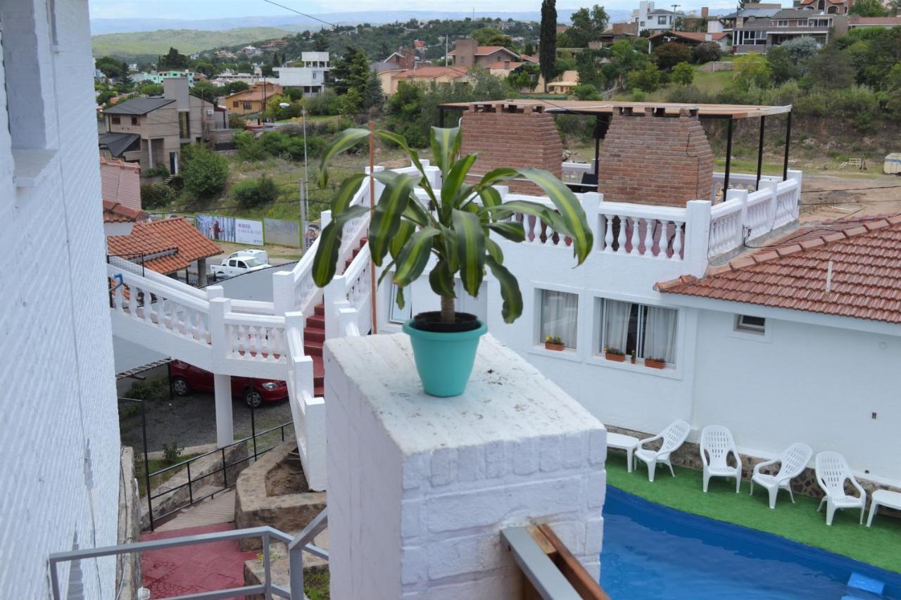 Atenea Apartahotel 3*