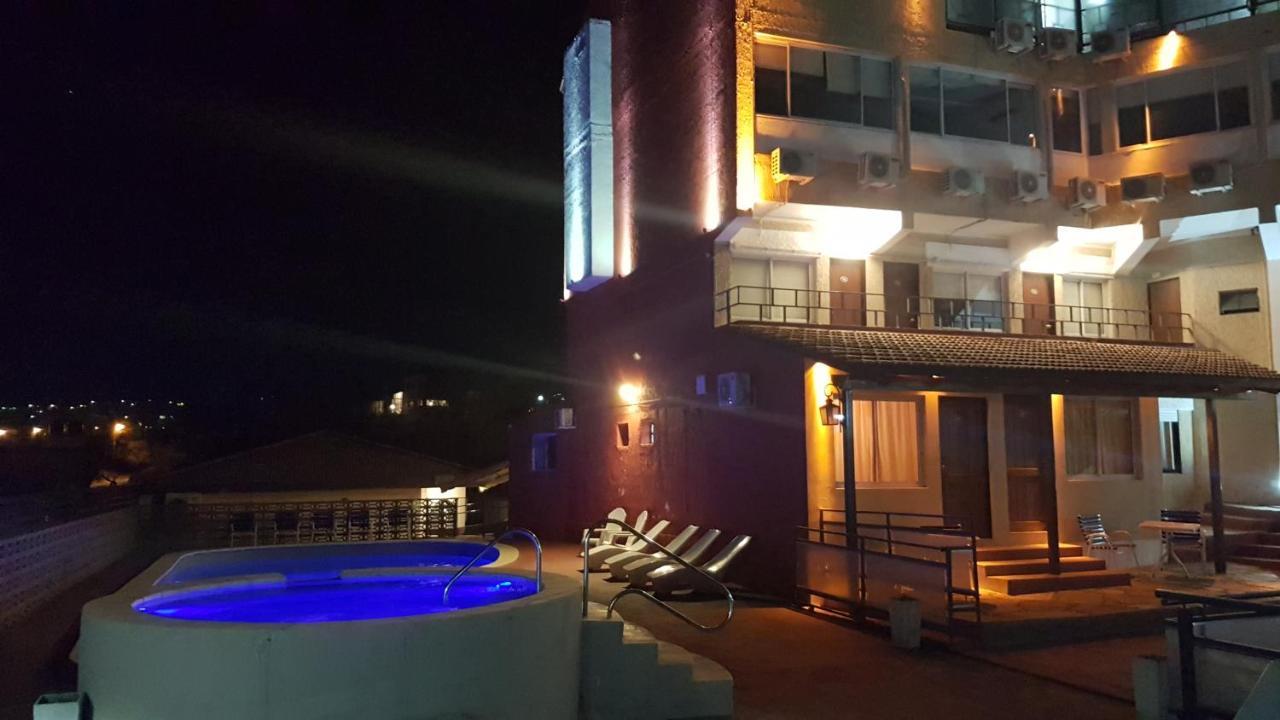Capri 2*