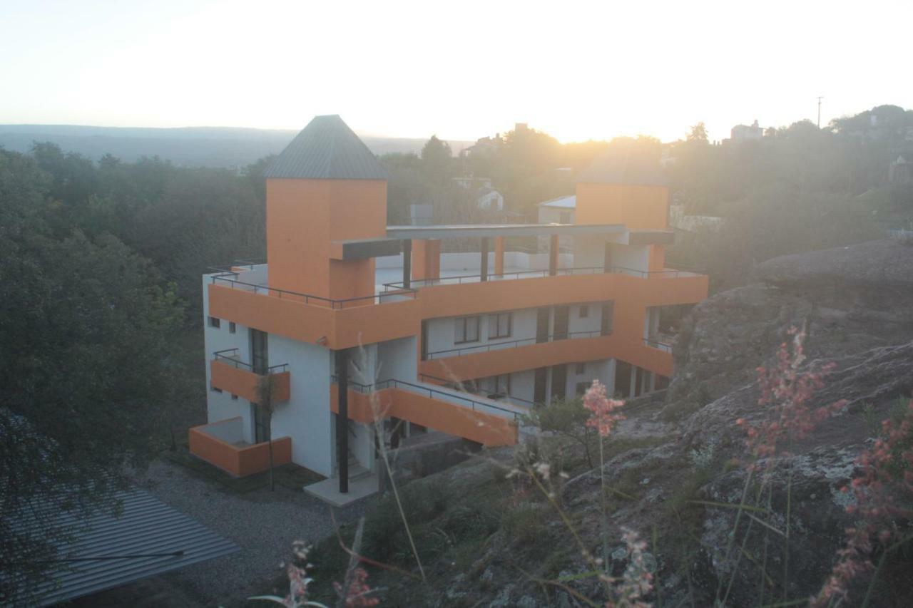 Amaneceres Apartahotel *