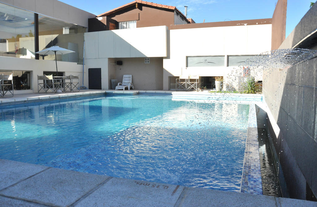Piazza Hotel