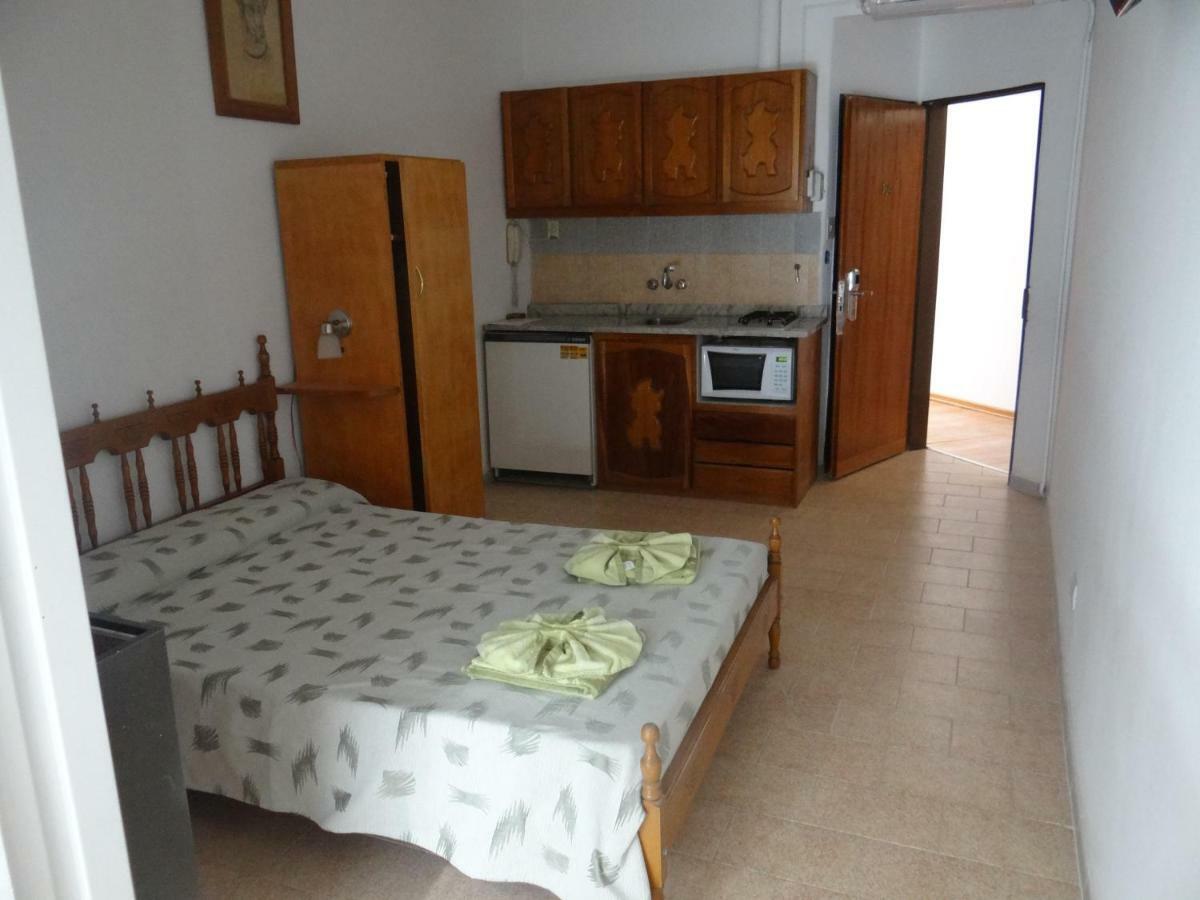 Gibert's House Apartahotel