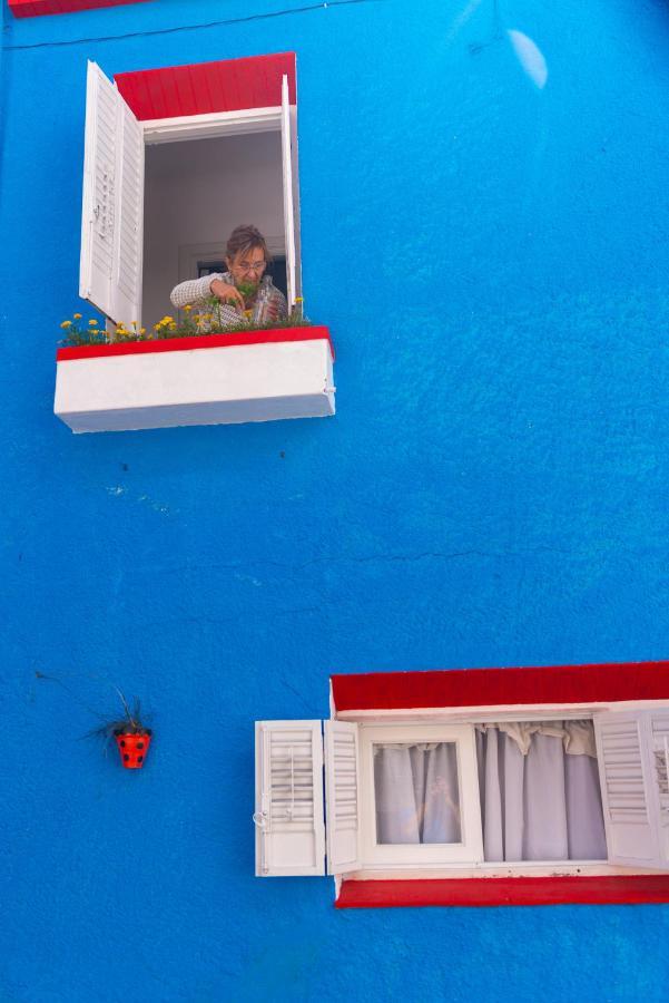 Blau *