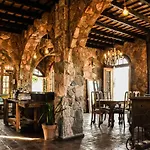 La Roca Casa del Lago