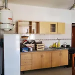 Departamento En Edificio Pedro Cassano A Una Cuadra Del Cucu, Por Avenida Sarmiento