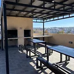 Departamento De 2 Dormitorios Centrico Con Cochera Y Pileta