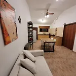 Casa Con Parque Amplio Pleno Centro