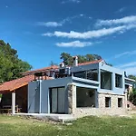 Casa En Villa Carlos Paz Con Pileta Y Vista Plena Al Lago
