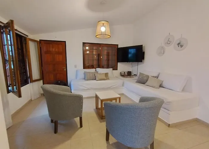 Casa Con Pileta Comoda Y Equipada