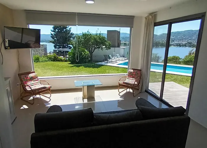 Casa En Villa Carlos Paz Con Pileta Y Vista Plena Al Lago
