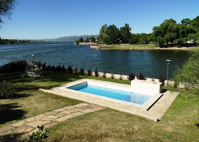 Frente Al Lago