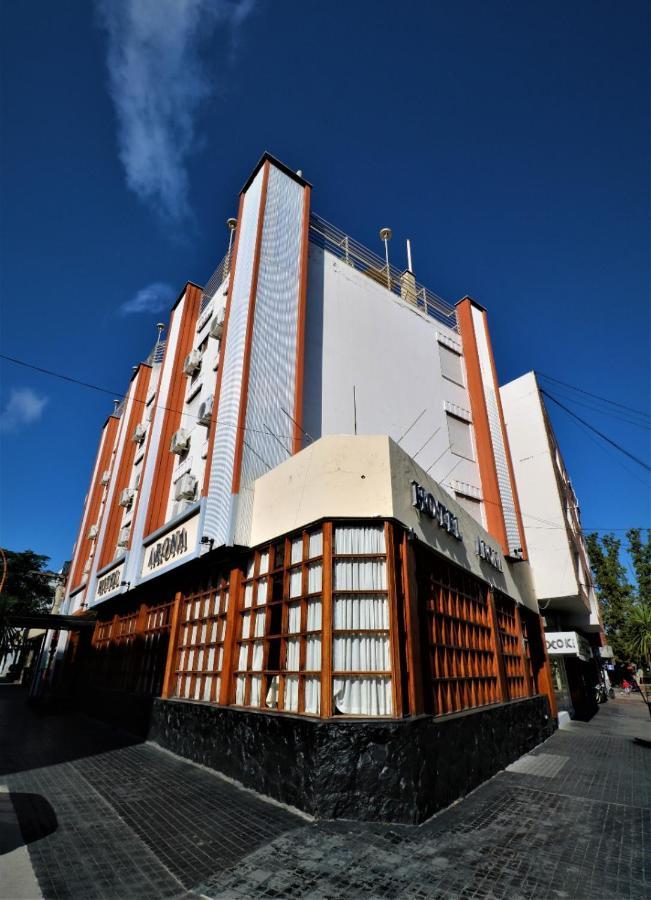 Arona 3*