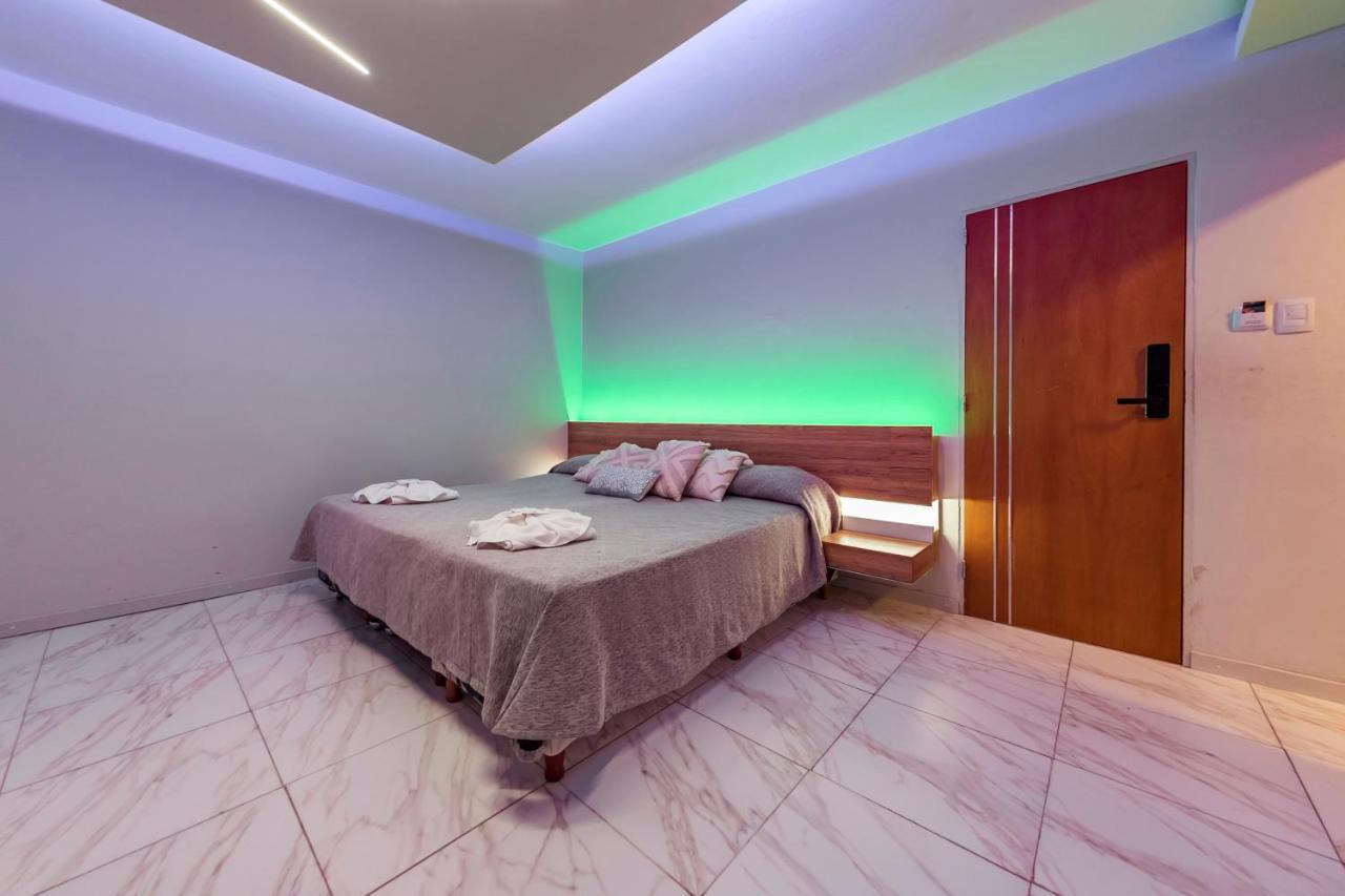 Soho Village 3*