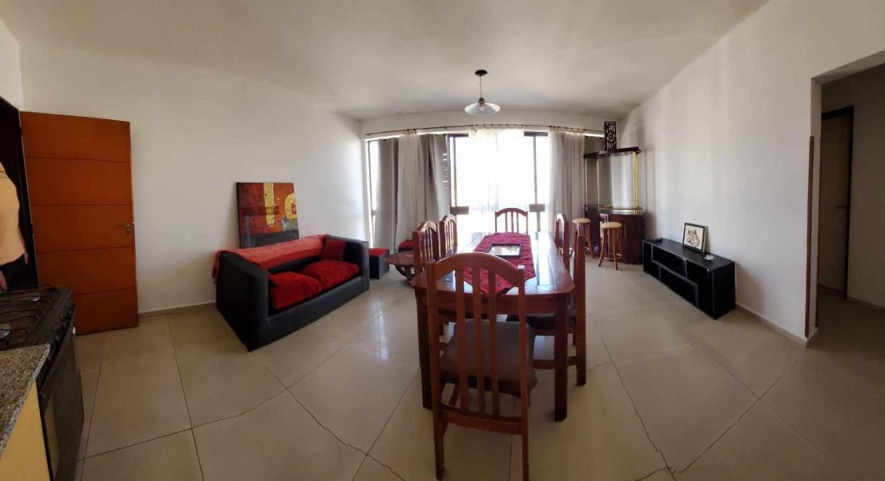 Apartamento Departamento En Edificio Pedro Cassano A Una Cuadra Del Cucu, Por Avenida Sarmiento *