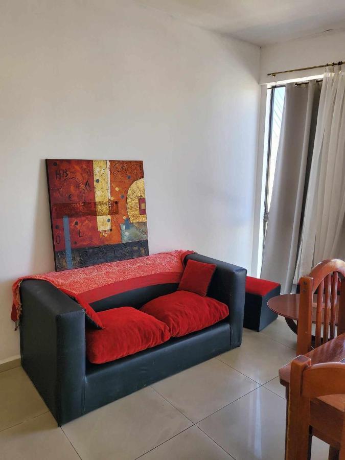 Apartamento Departamento En Edificio Pedro Cassano A Una Cuadra Del Cucu, Por Avenida Sarmiento *
