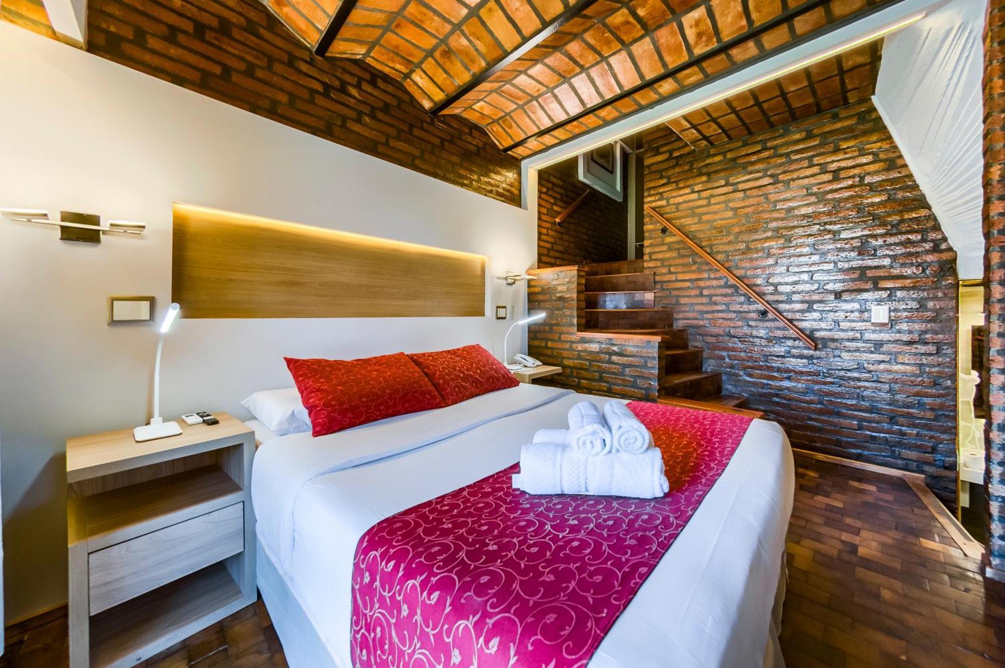 Hotel Portal Del 4*