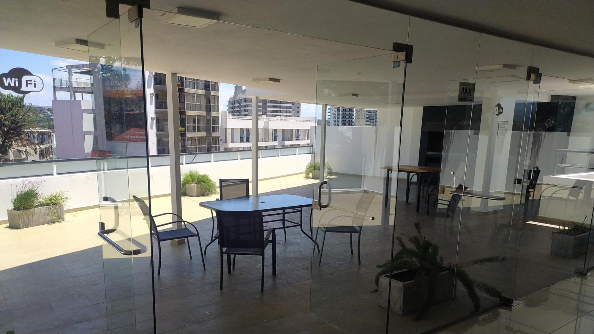 Depto Centrico Excelente Ubicacion, Con Cochera, Pileta Y Patio * Villa Carlos Paz