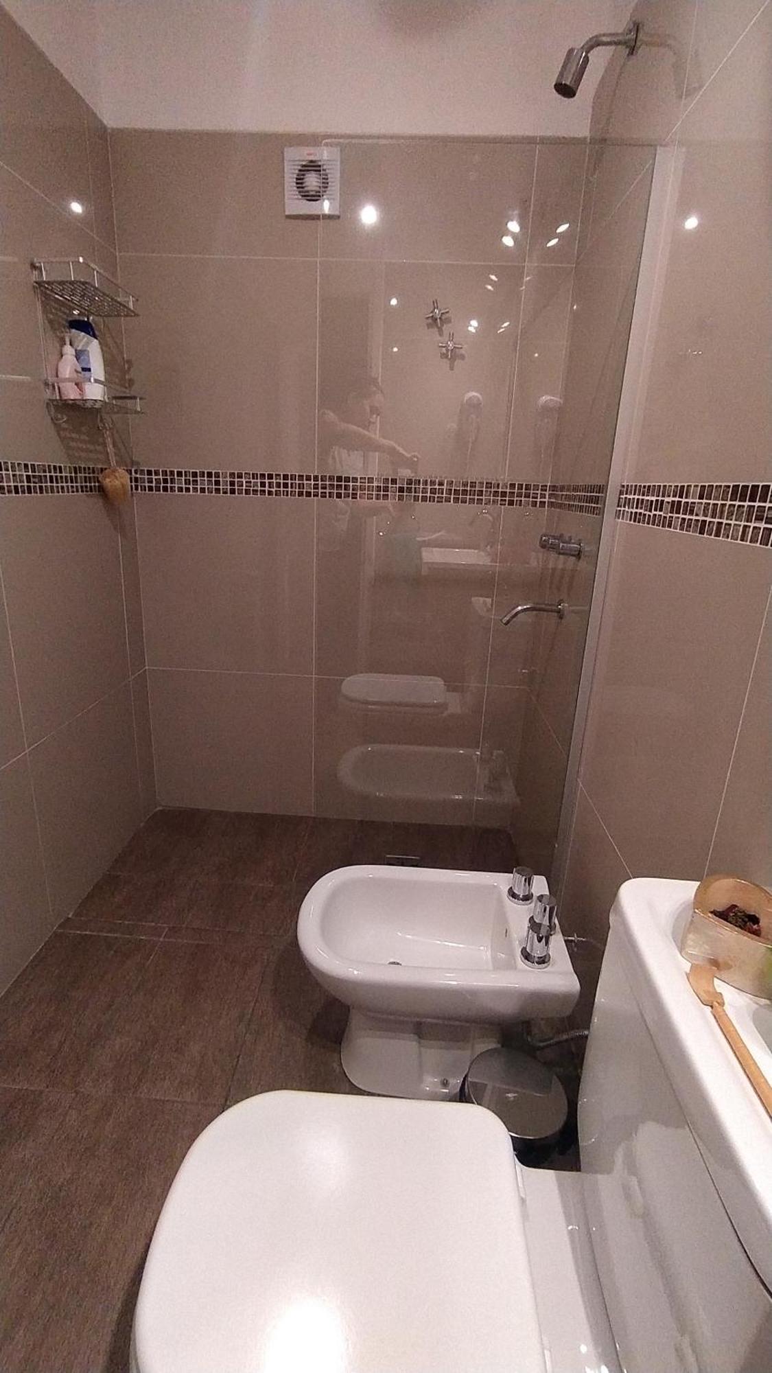 Depto Centrico Excelente Ubicacion, Con Cochera, Pileta Y Patio Apartamento