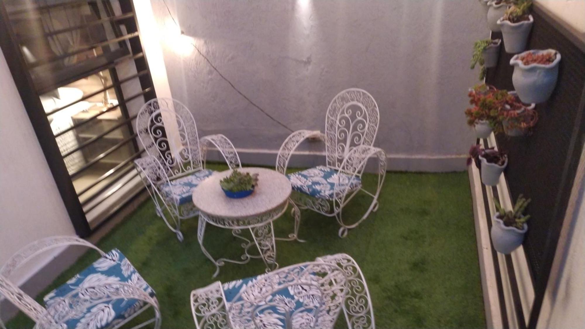 Depto Centrico Excelente Ubicacion, Con Cochera, Pileta Y Patio Apartamento *