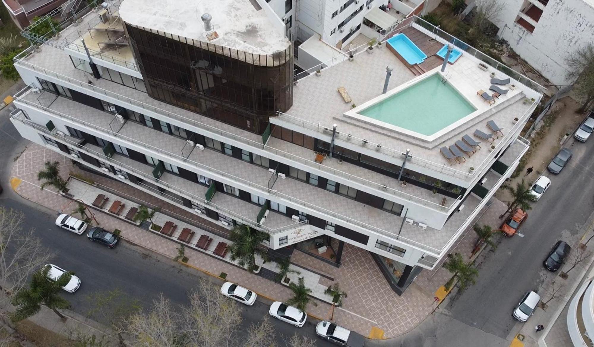 Golden Ross & Hotel 4*