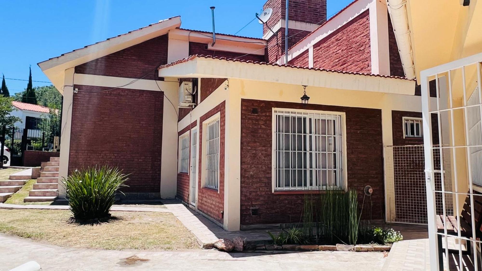 Chalet Casa En Balneario C Pileta Compartida Cerca Del Centro *