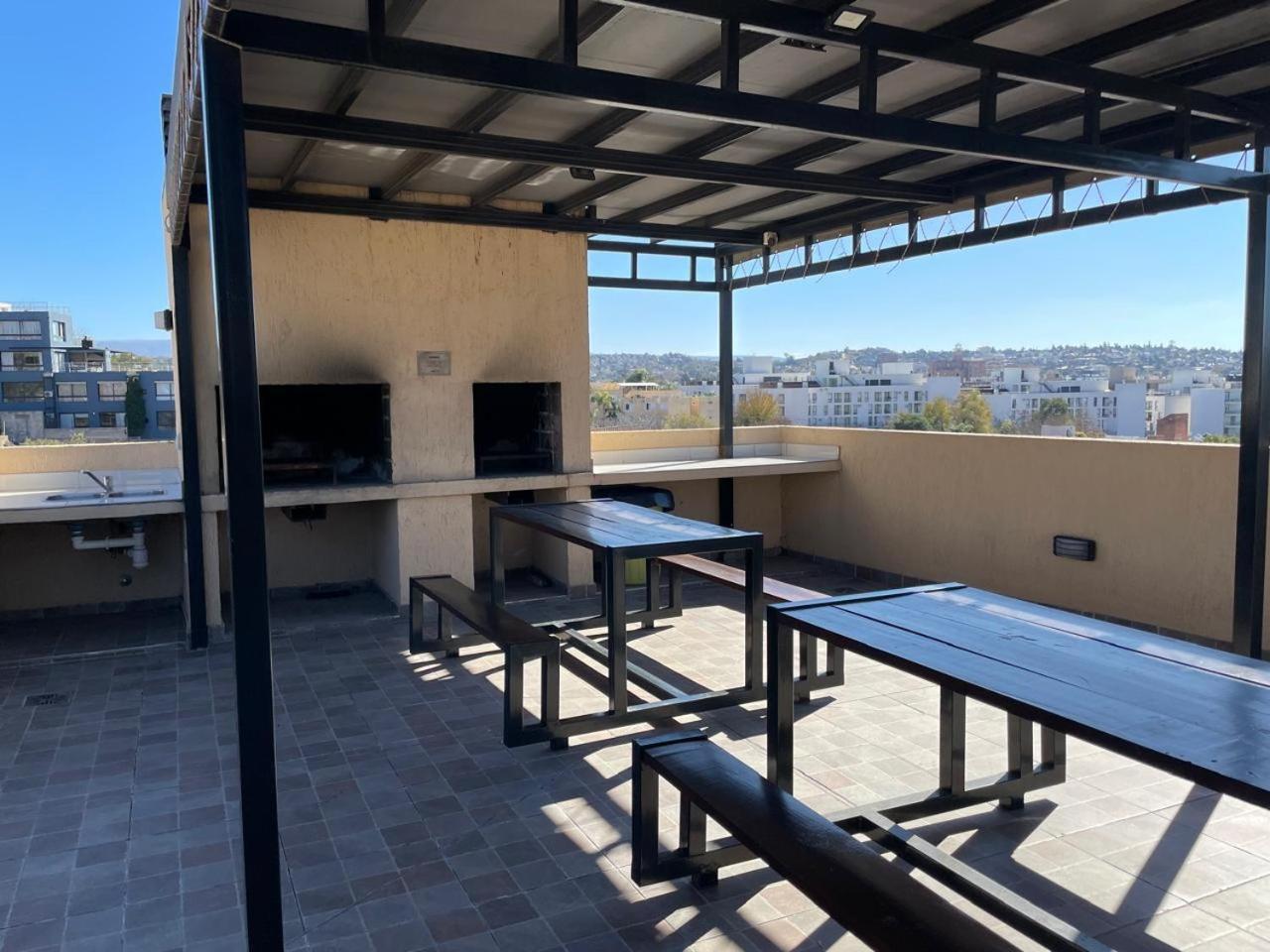 Departamento De 2 Centrico Con Cochera Y Pileta Apartamento *