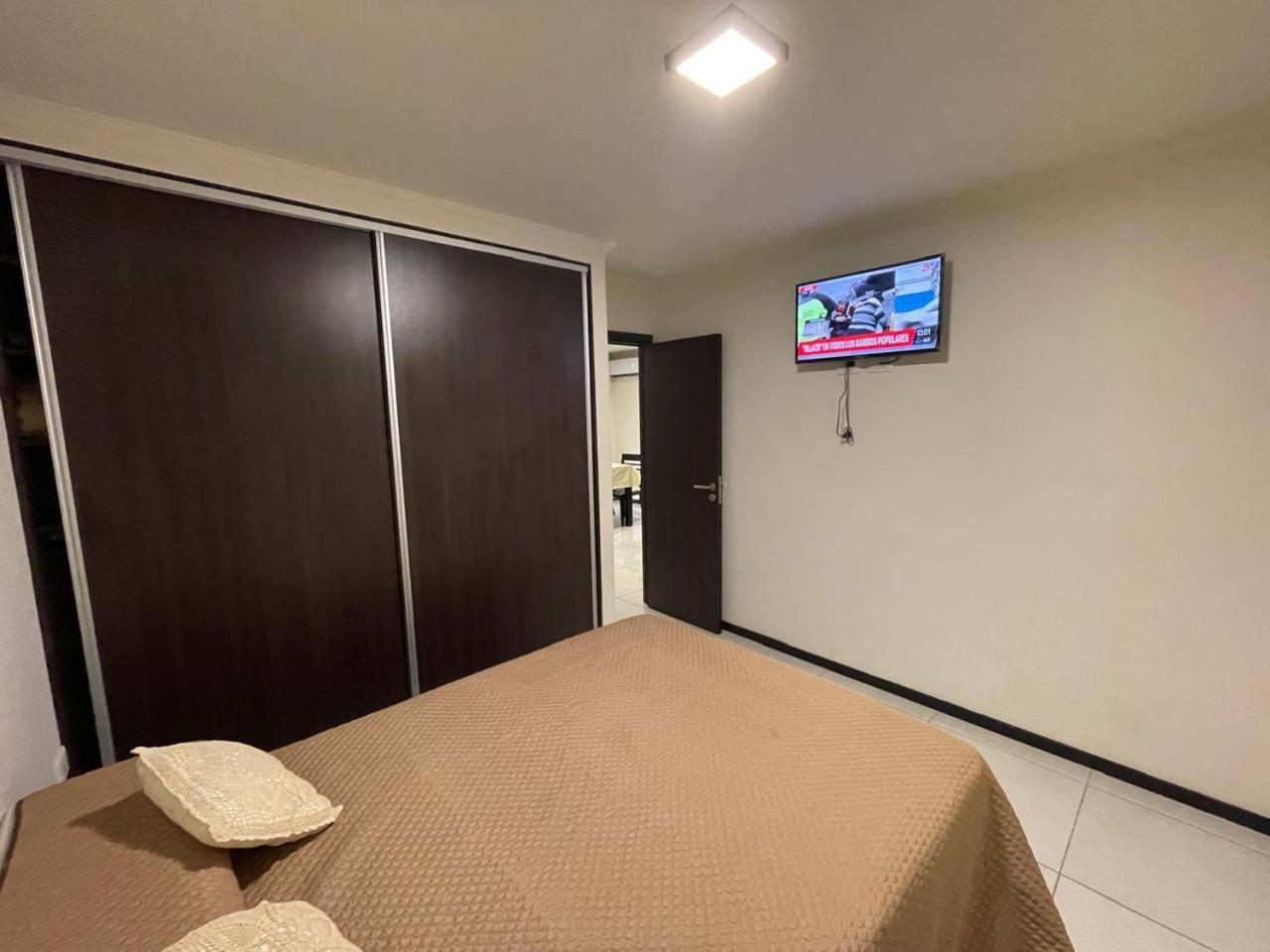 Departamento De 2 Centrico Con Cochera Y Pileta *