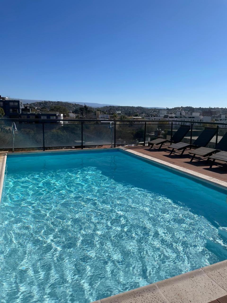 Departamento De 2 Centrico Con Cochera Y Pileta * Villa Carlos Paz
