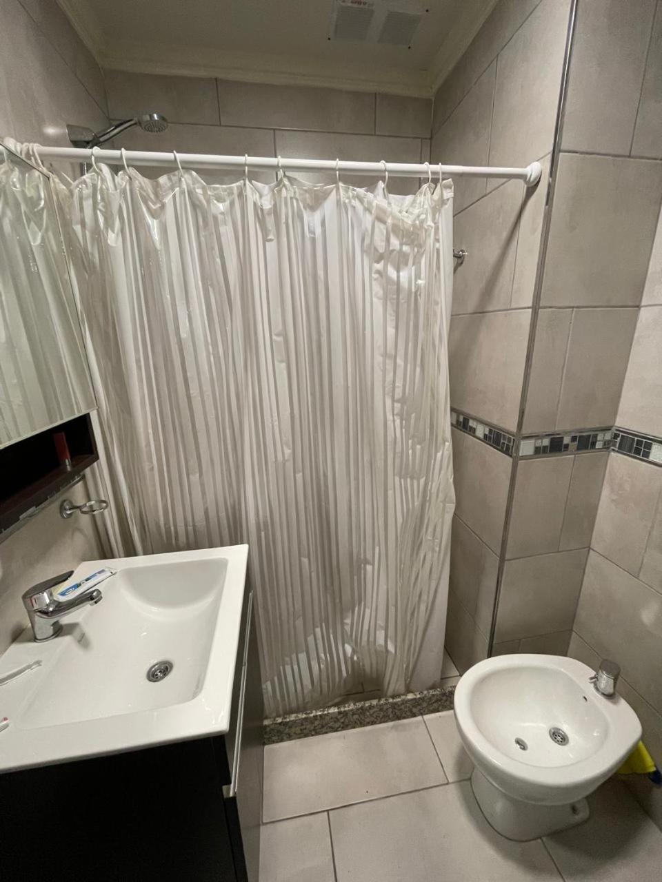 Departamento De 2 Centrico Con Cochera Y Pileta Villa Carlos Paz