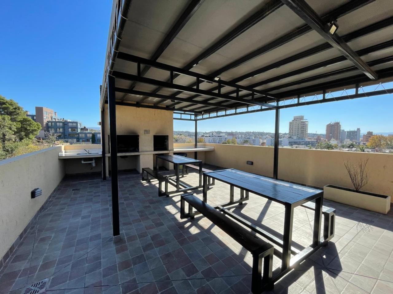 Departamento De 2 Centrico Con Cochera Y Pileta Apartamento *