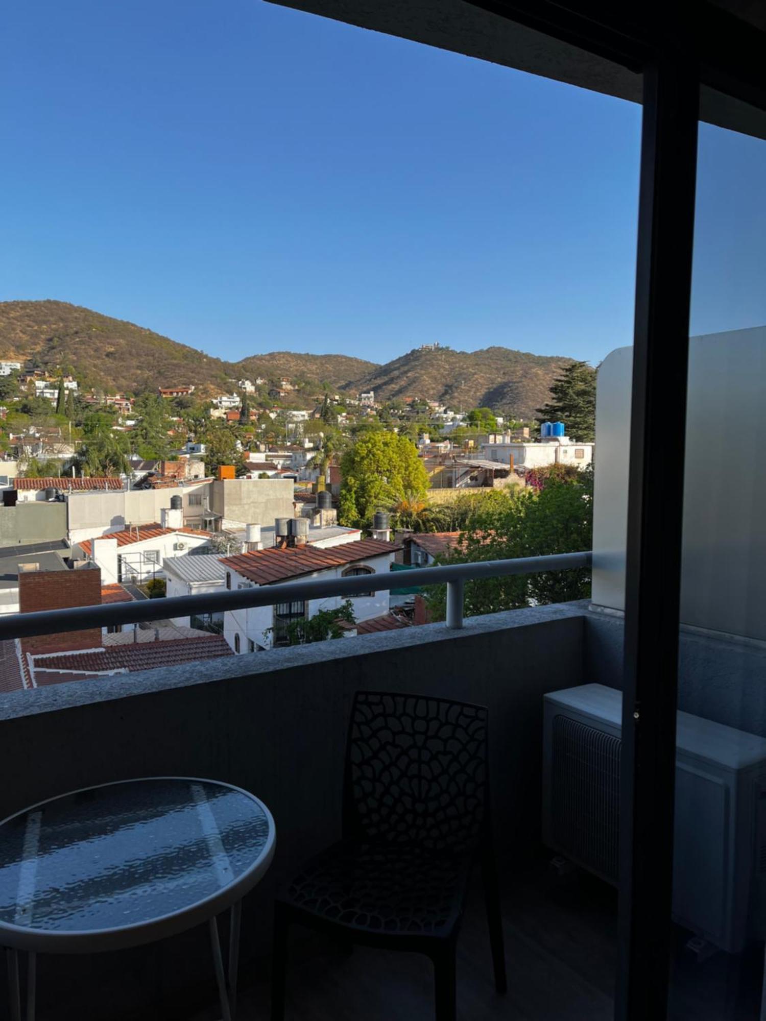 Departamento De Categoria, Con Vista A La Montana, 2 Y 2 Banos