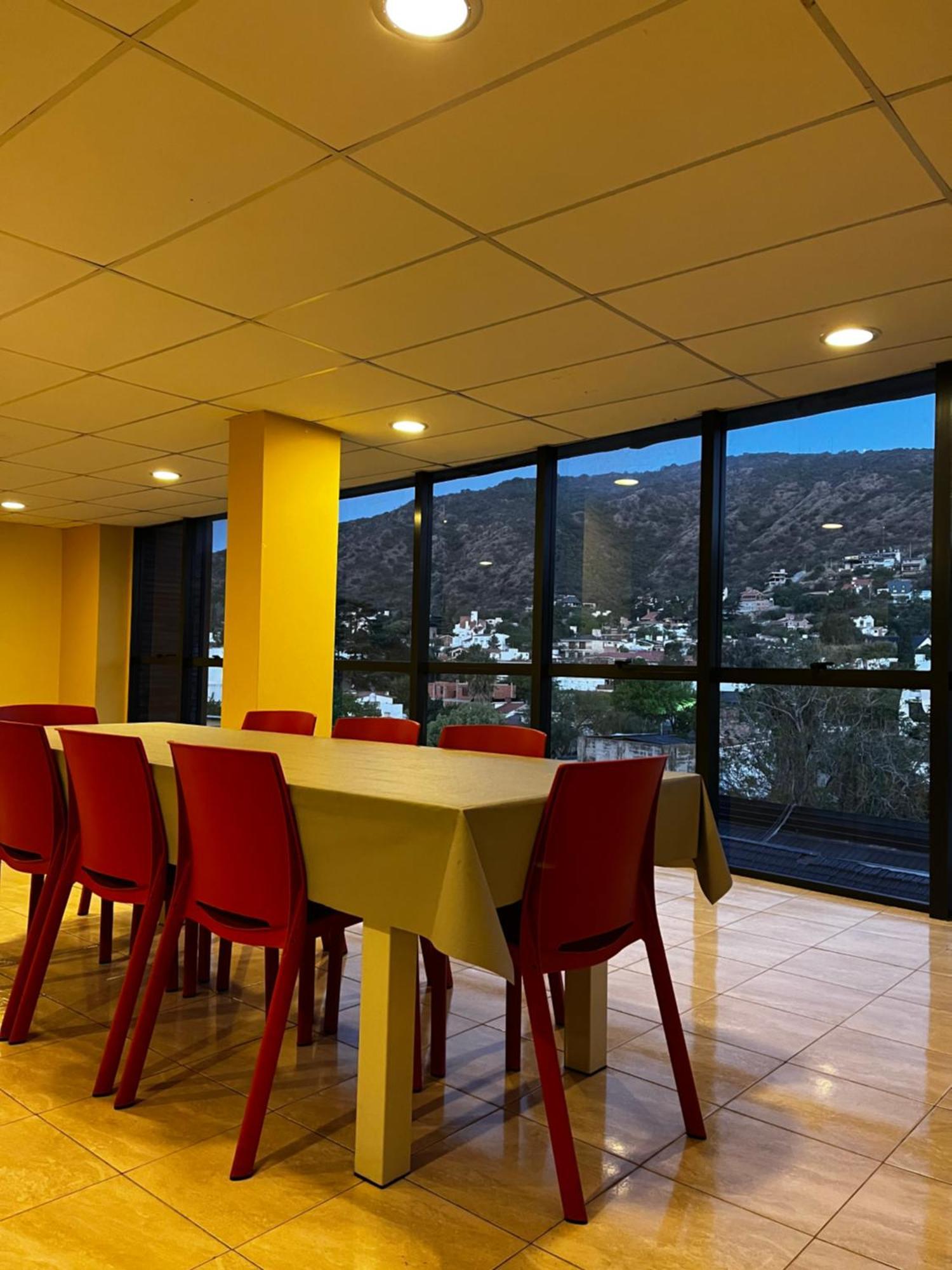 Apartamento Departamento De Categoria, Con Vista A La Montana, 2 Y 2 Banos
