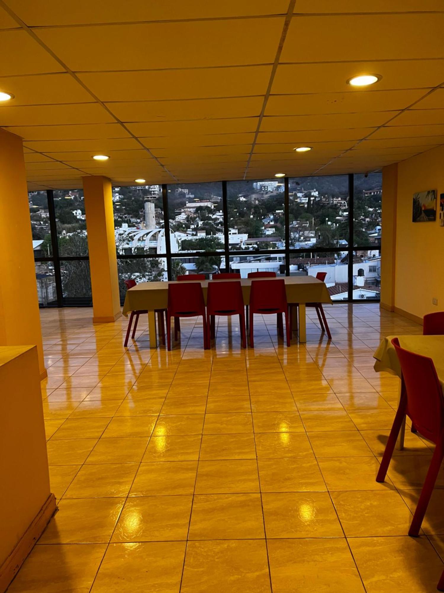 Departamento De Categoria, Con Vista A La Montana, 2 Y 2 Banos