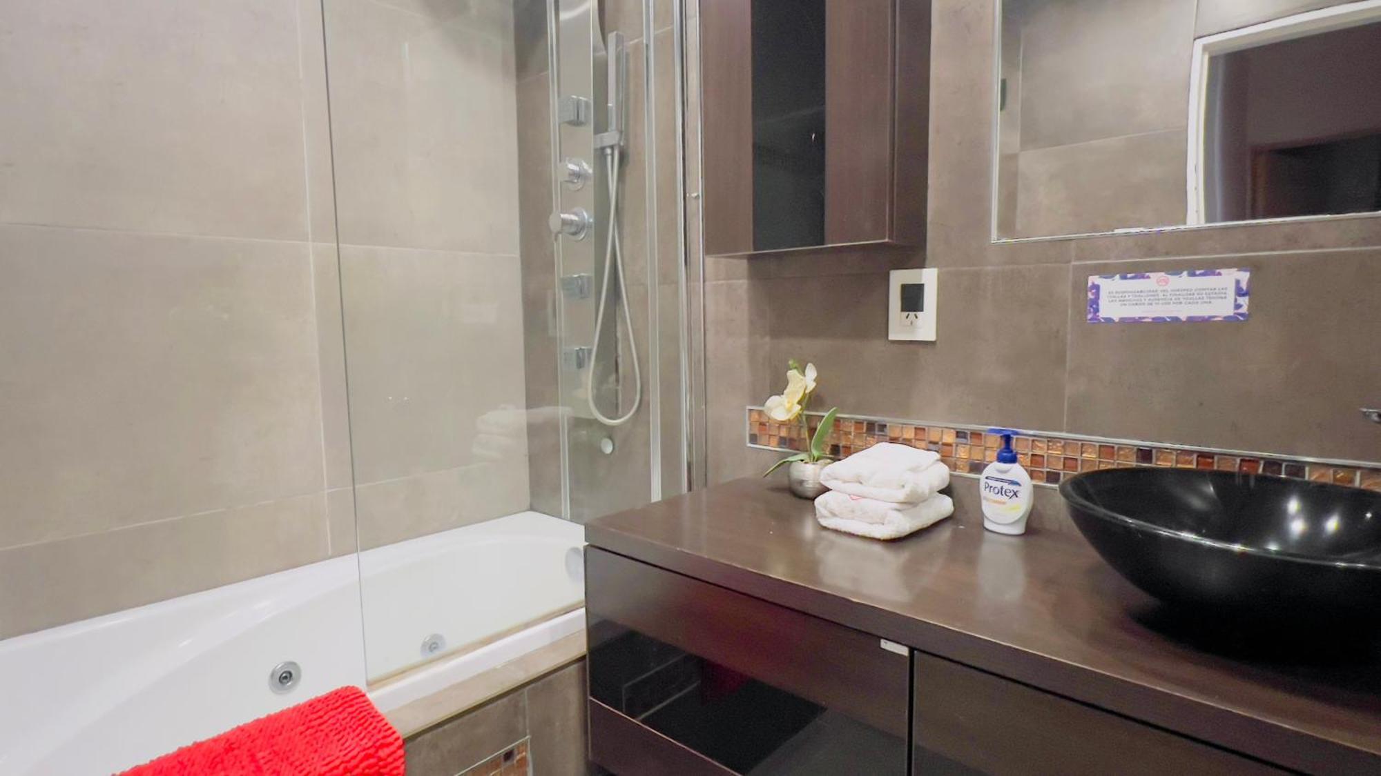Excelente Casa 2 Dorm Con Cochera Y Piscina Cerca Del Centro De Vcp Chalet *