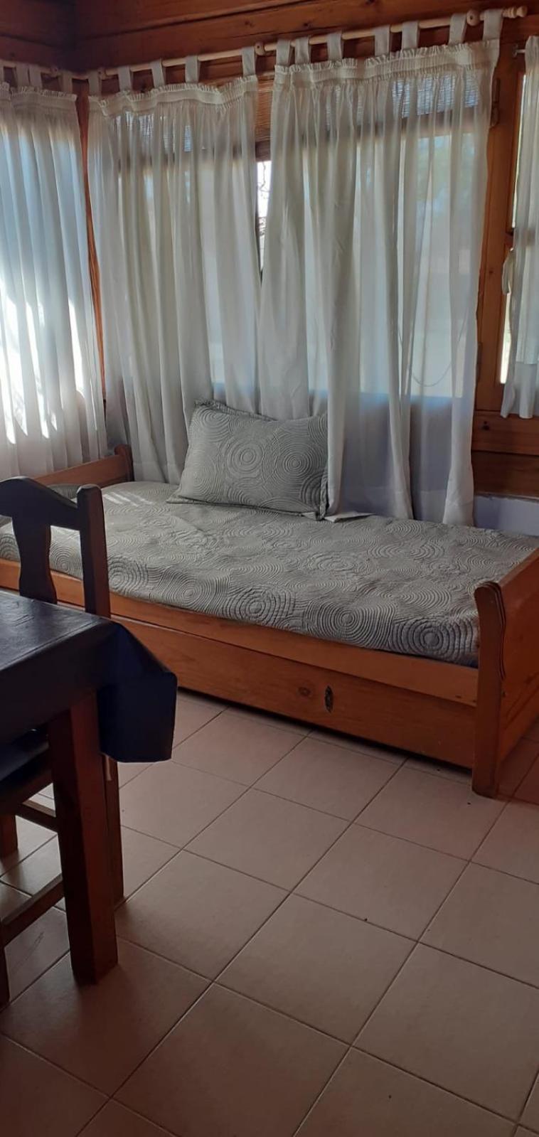 Apartamento De Madera, Crespones *