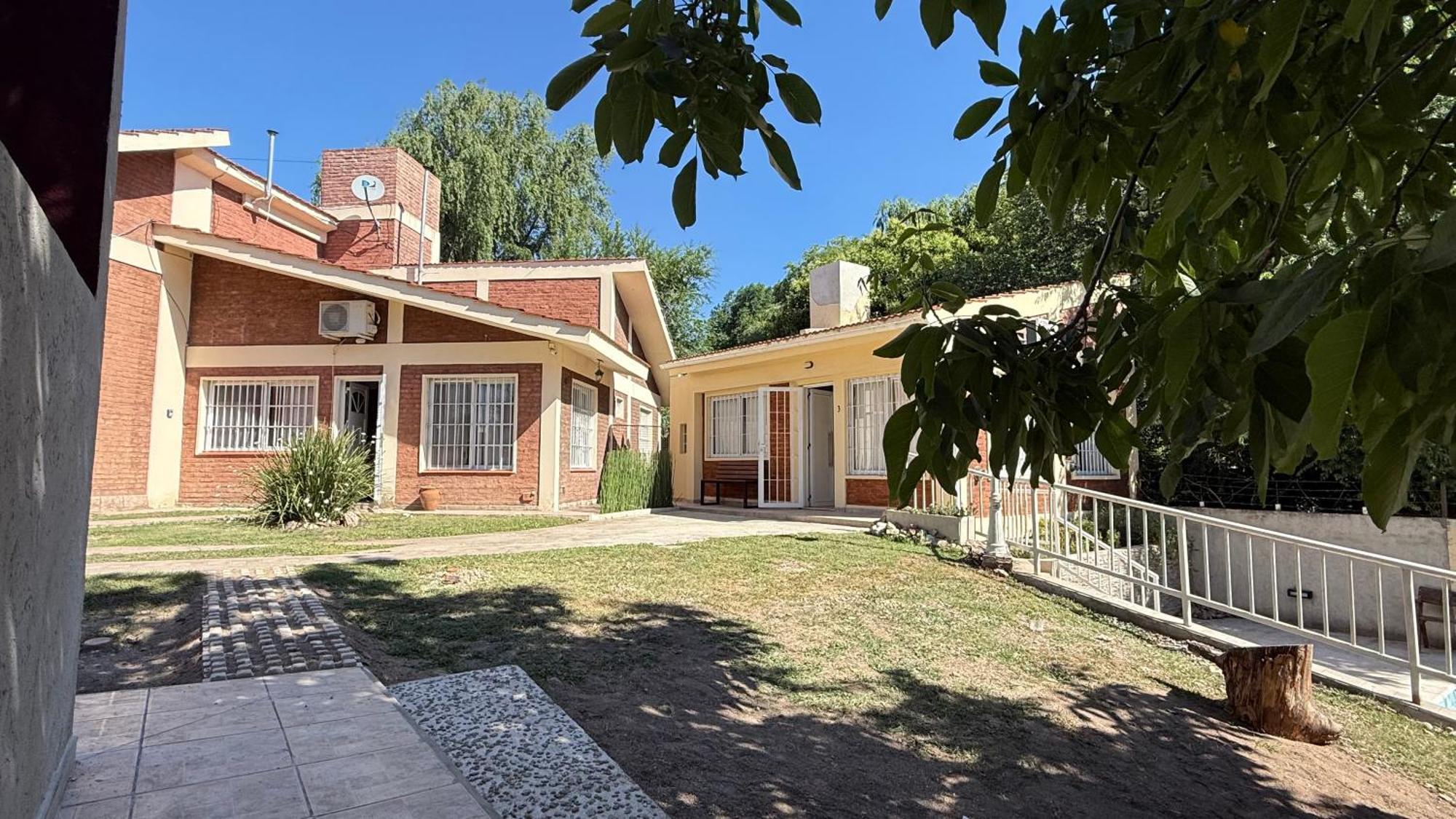 Chalet Casa En Balneario C Pileta Compartida Cerca Del Centro Villa Carlos Paz