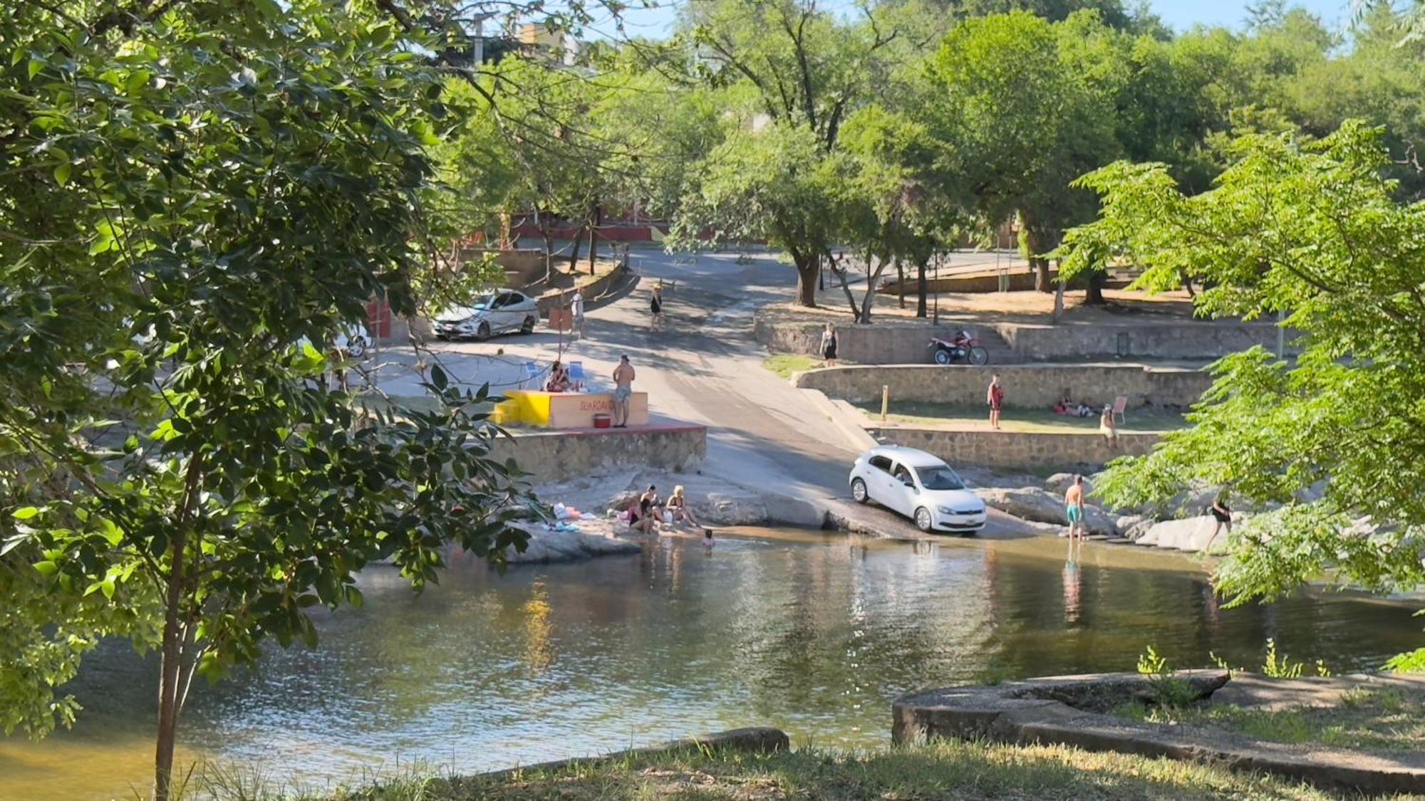 Casa En Balneario C Pileta Compartida Cerca Del Centro Chalet *