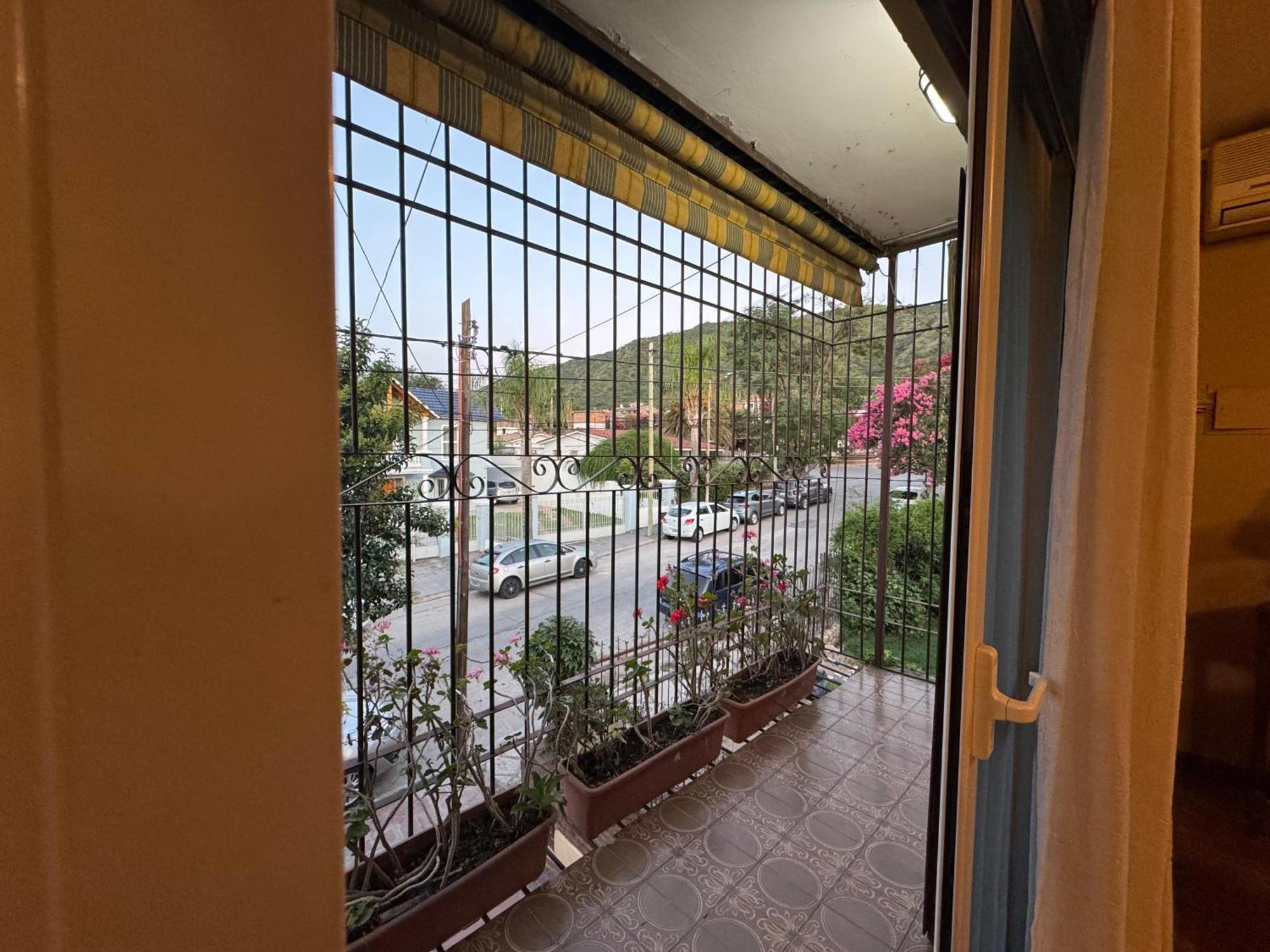 Spacious In A Great Location Near Downtown Carlos Paz Apartamento *